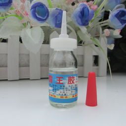 摆地摊霸王胶水 玻璃瓶装日用品的匠心与商机